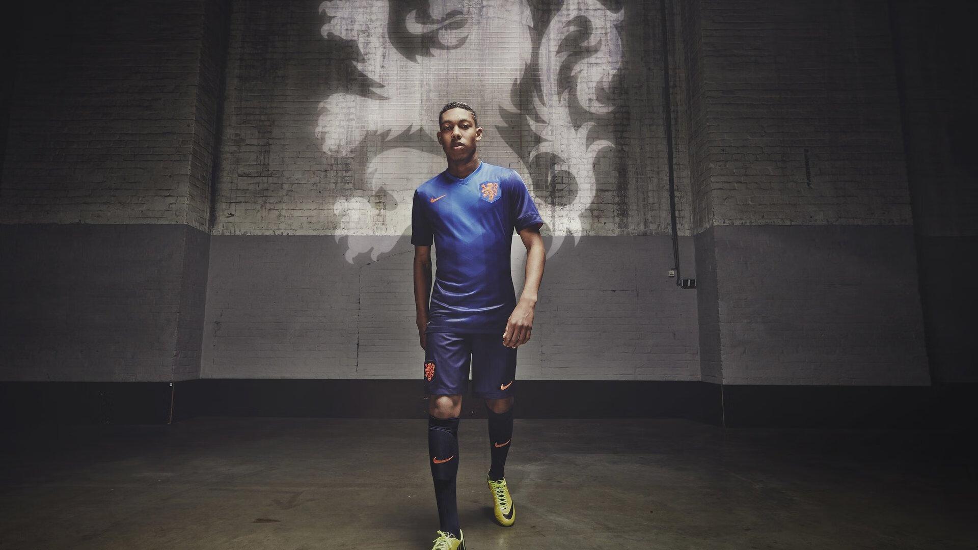 WE赛后专访透露洲际赛战术思路，将尝试针对性策略迎战LCK赛区