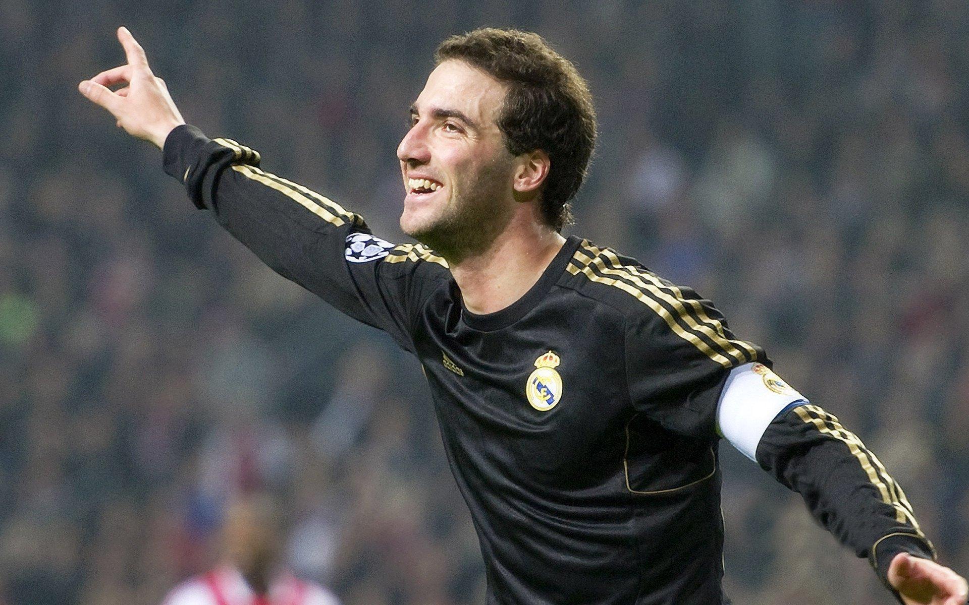 马尔基尼奥斯力挺桑巴军团，阵容深厚无惧挑战，期待与内马尔再战世界杯